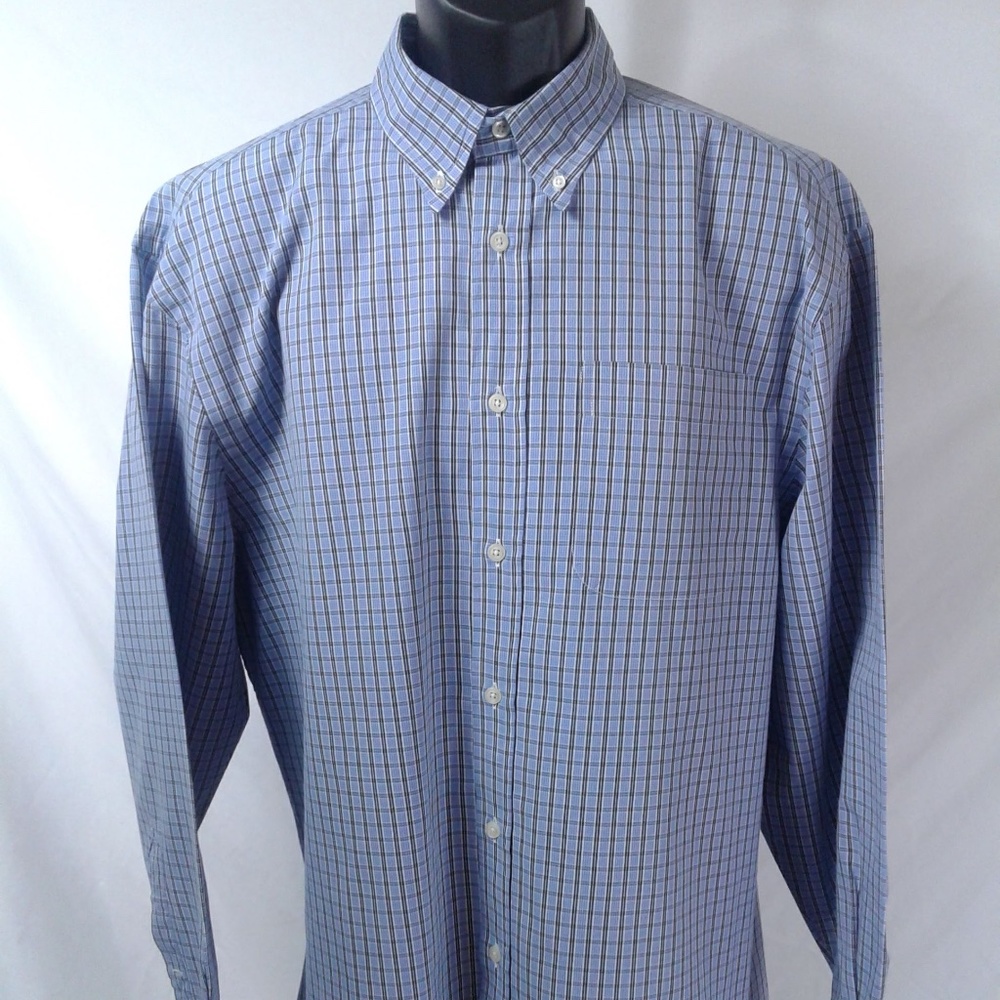 Men T. Harris London shirt. size XL